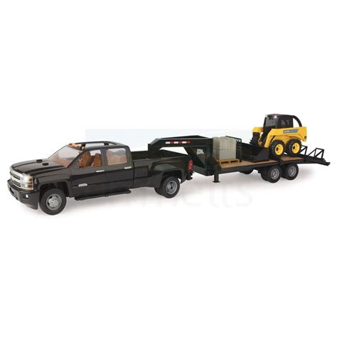 1 16 chevrolet 3500 construction set with skid steer 46482|John Deere 1:16 Big Farm Construction Set with Skid Loader, .